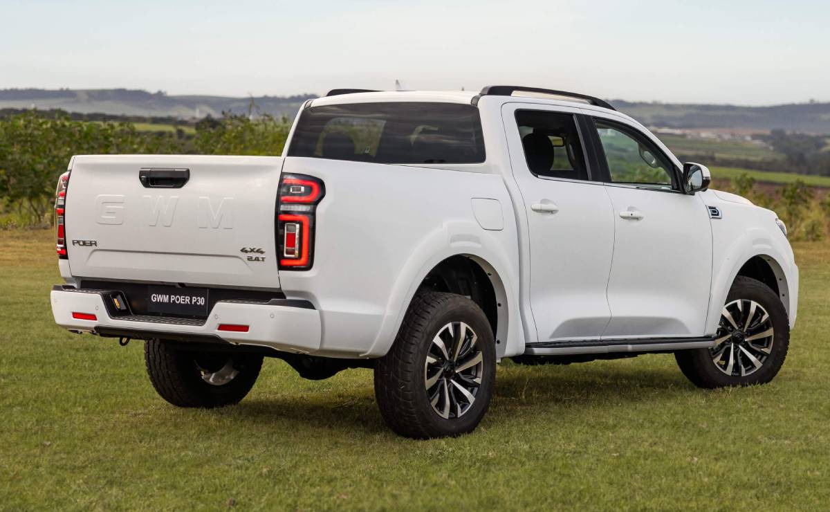 Pick up GWM Poer P30 trasera