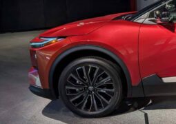 Toyota C HR 2026 llanta 1