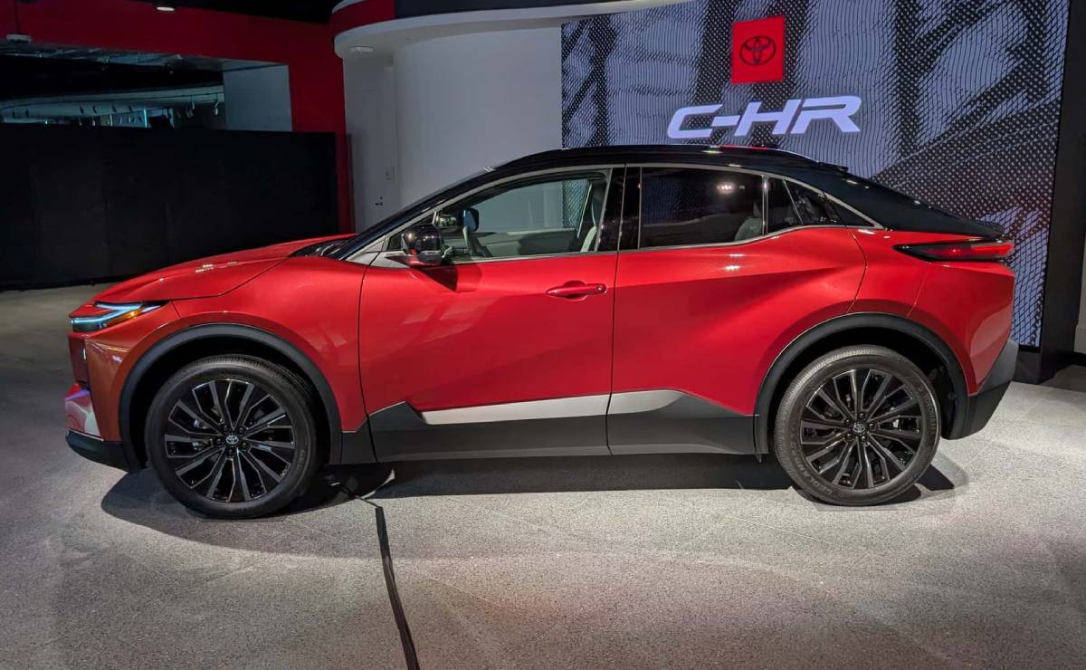 Toyota C HR 2026 perfil