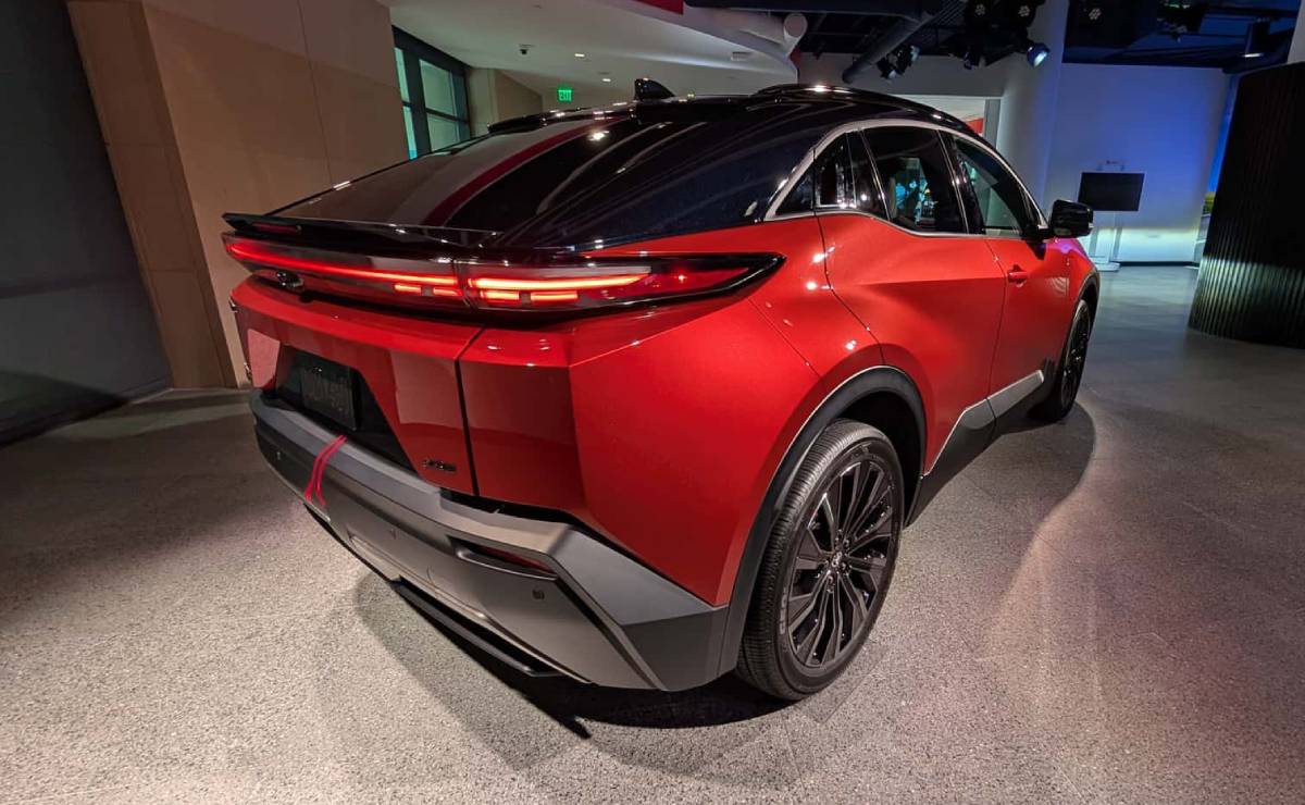 Toyota C HR 2026 trasera