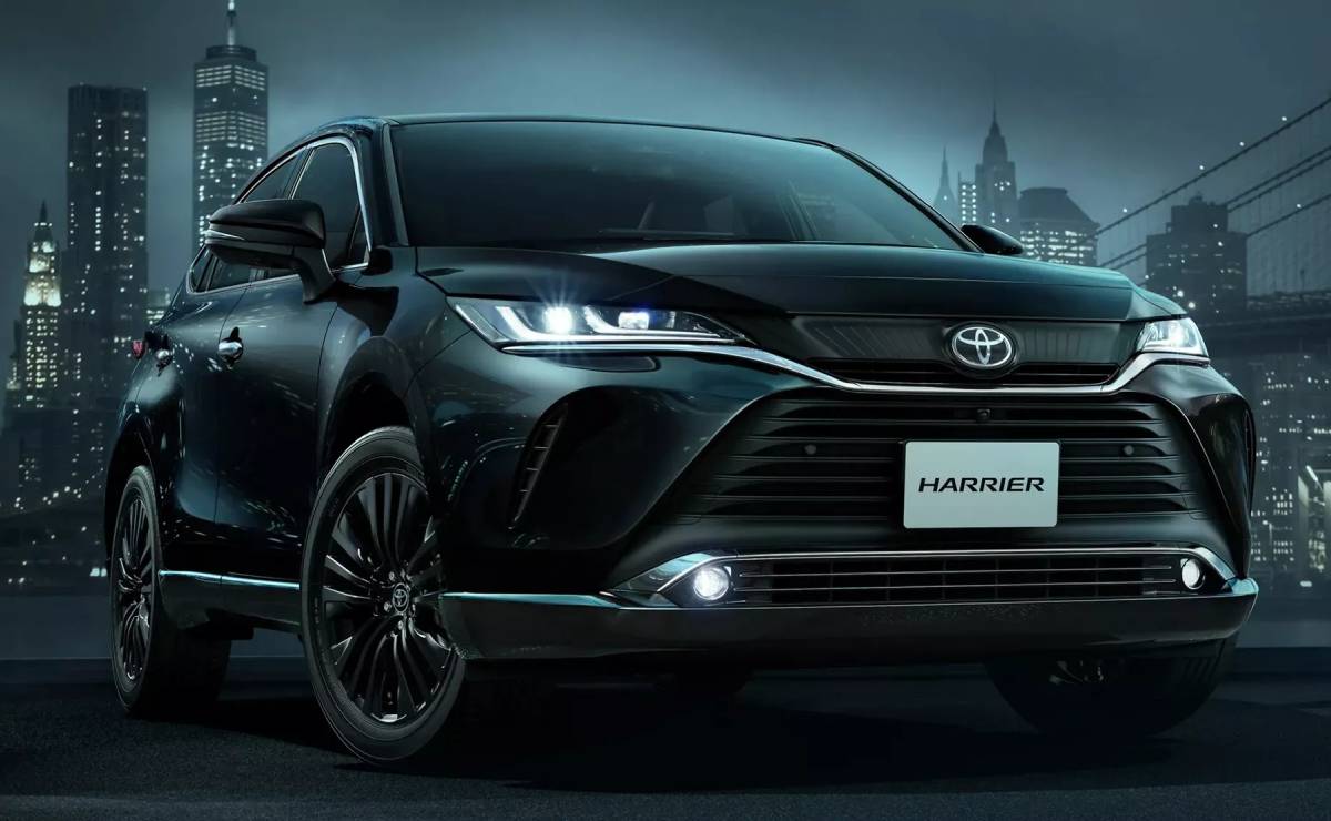 Toyota Harrier Nightshade Edition frente