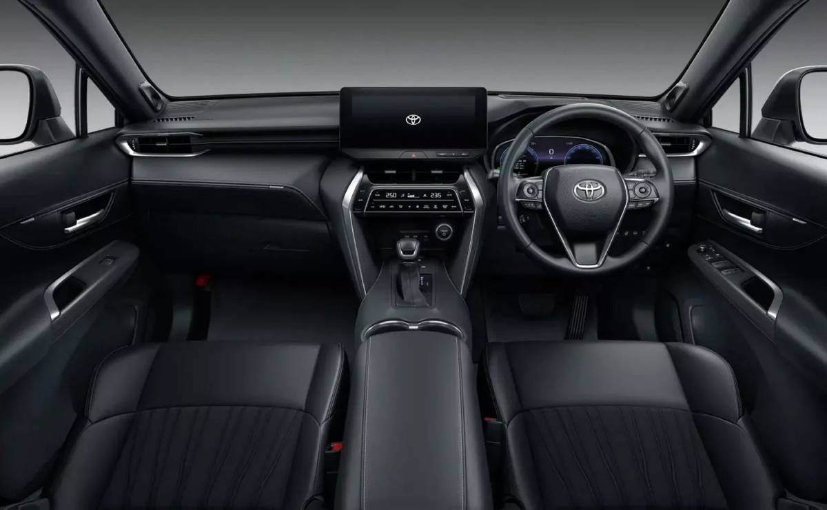 Toyota Harrier Nightshade Edition interior