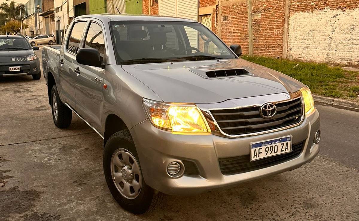 Toyota Hilux 2015 frente 1