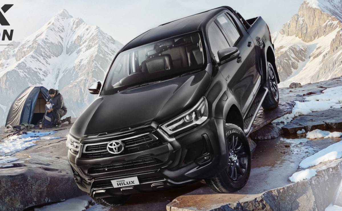 Toyota Hilux Black Edition frente
