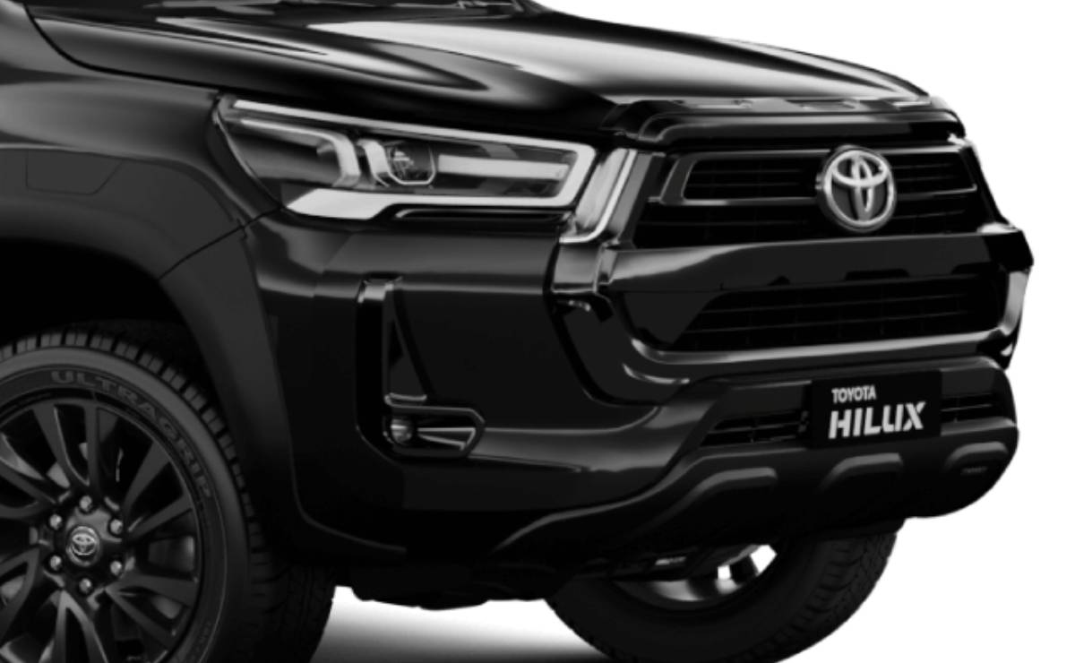 Toyota Hilux Black Edition teaser