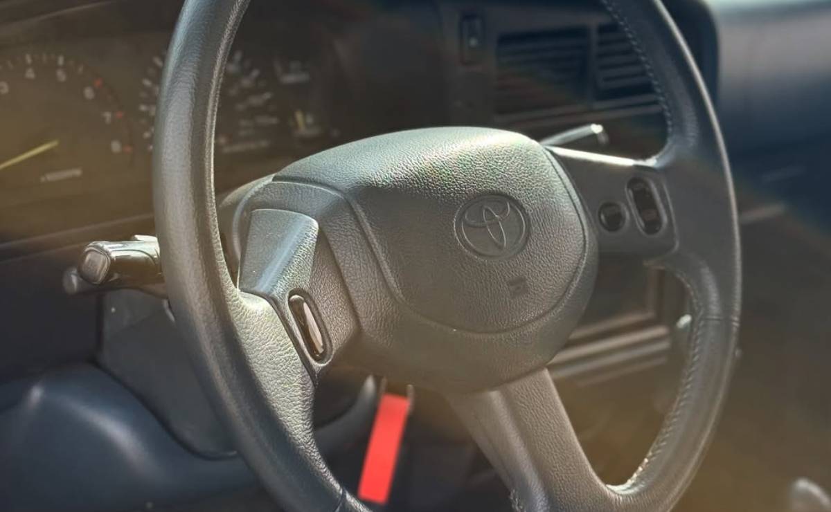 Toyota Hilux SR5 4x4 2 1