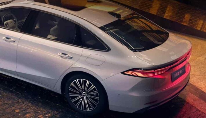 geely galaxy a7 sedan rival toyota camry (1)
