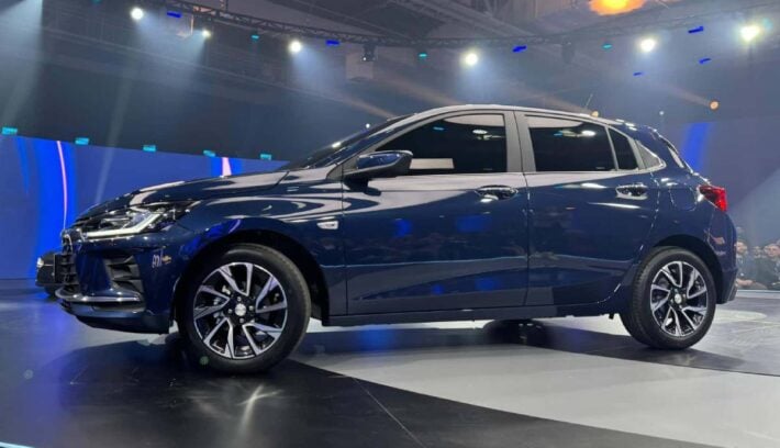Chevrolet Onix 2026 perfil
