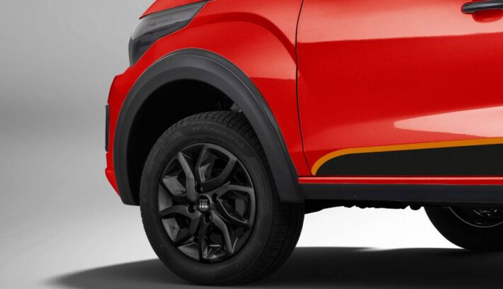 Fiat actualizó su modelo subcompacto más barato: ¿cómo es la versión 2026? 1 Fiat Mobi Trekking 2026 teaser