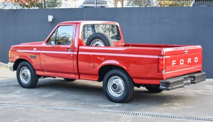 Ford F 100 1988 trasera