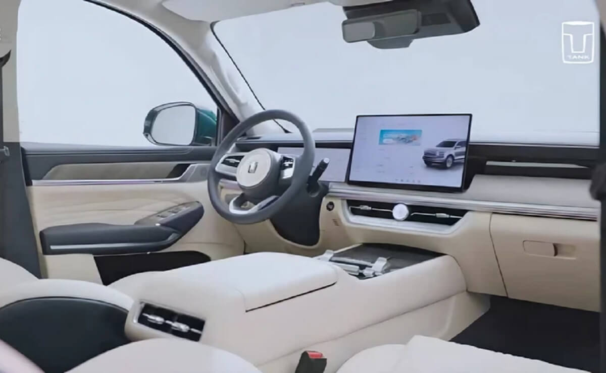 GWM Tank 500 PHEV interior