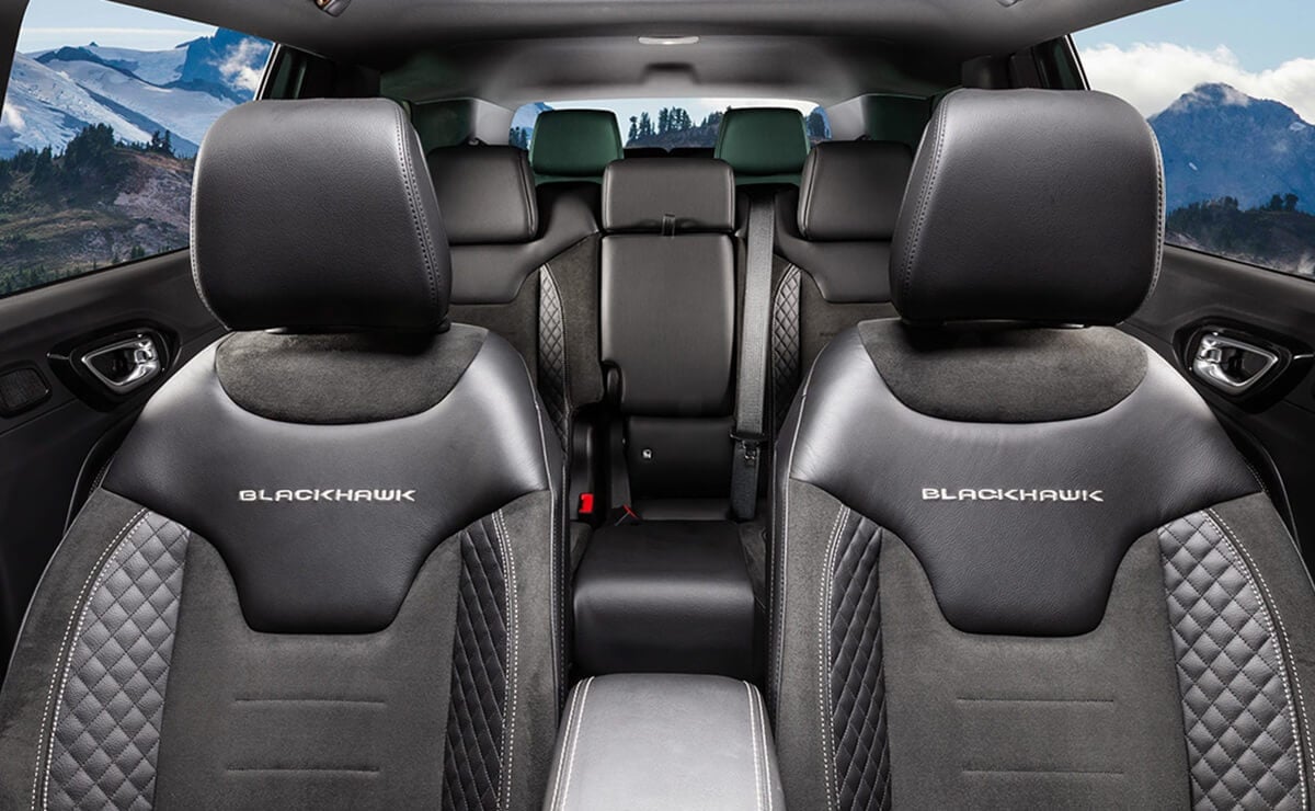 Jeep Commander interior