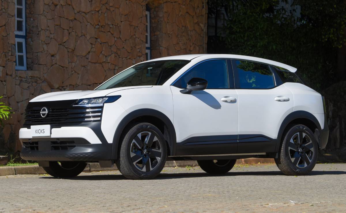 Nissan Kicks Sense frente