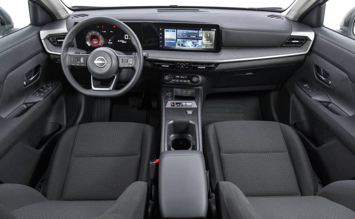Nissan Kicks Sense interior 1