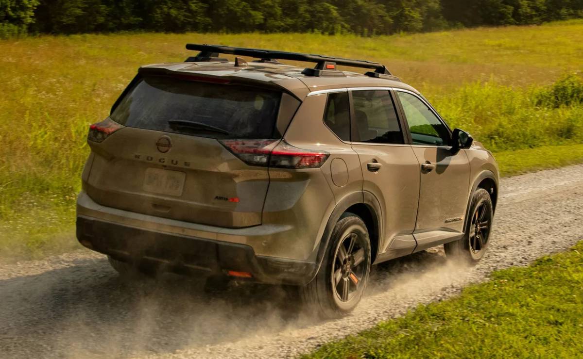 Nissan Rogue 2026 accion