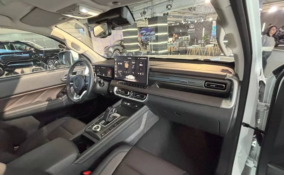 Pick up GWM Poer P30 interior 1