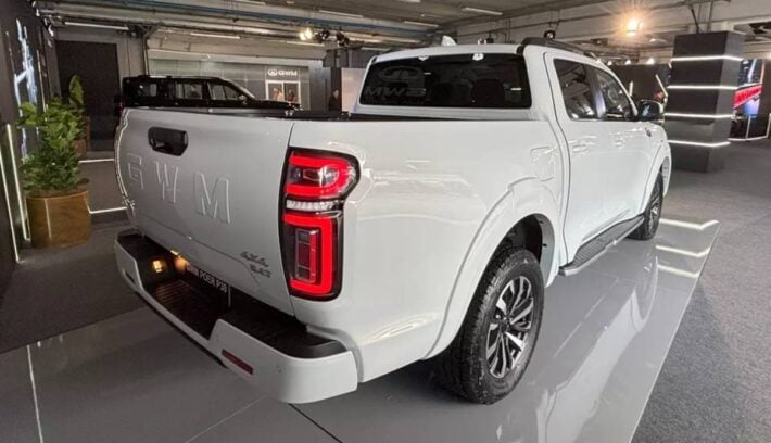 Una marca china presentará una nueva pick up para competir contra Hilux y Ranger 1 Pick up GWM Poer P30 trasera 1