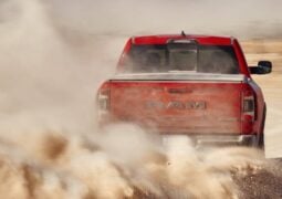 RAM 1500 TRX accion trasera