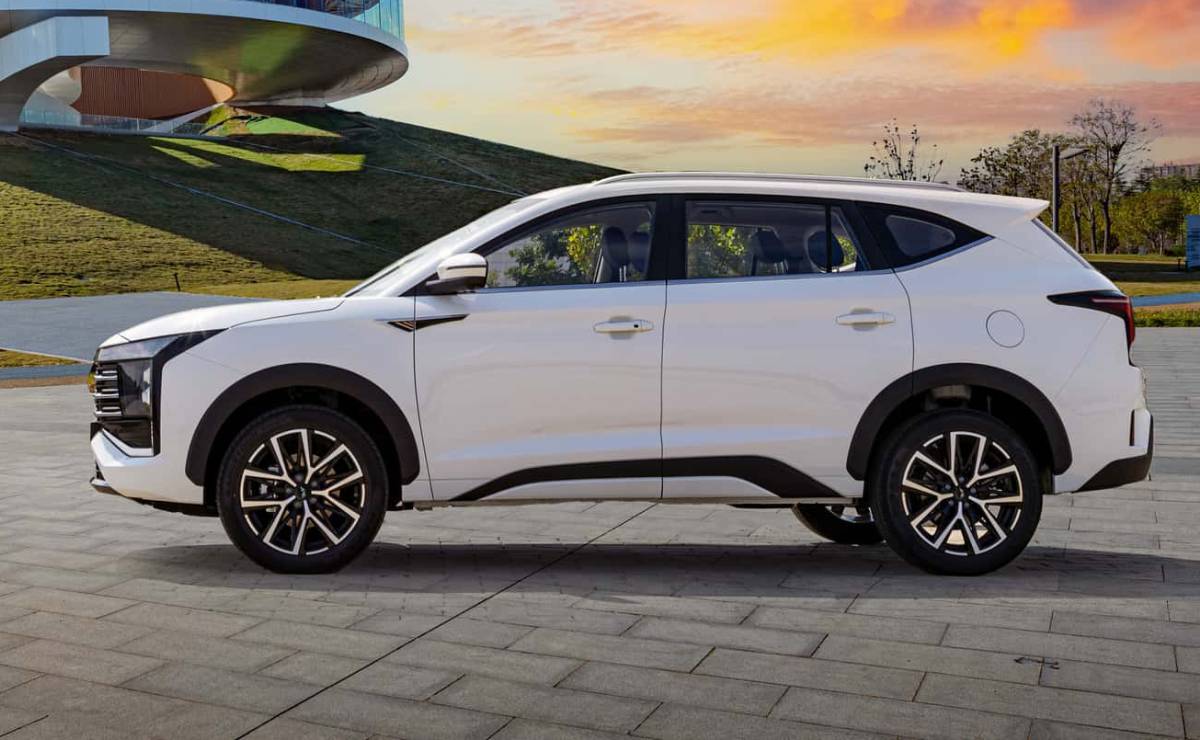 SUV JAC JS8 Pro perfil