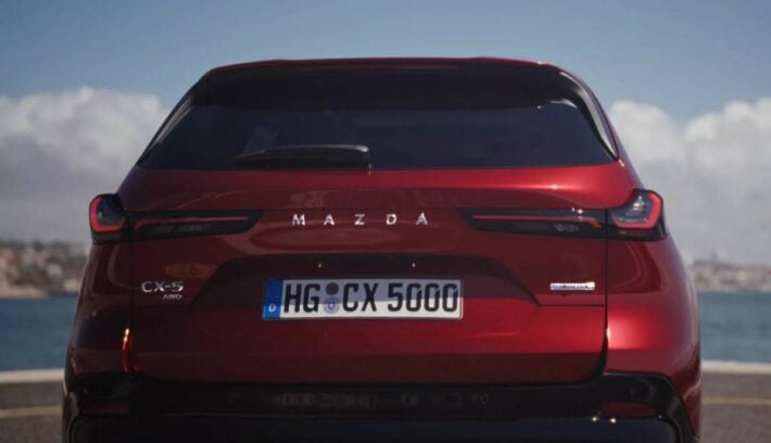 Mazda actualiza su SUV más vendido: ¿qué precio tiene el modelo 2026? 1 SUV Mazda CX 5 cola
