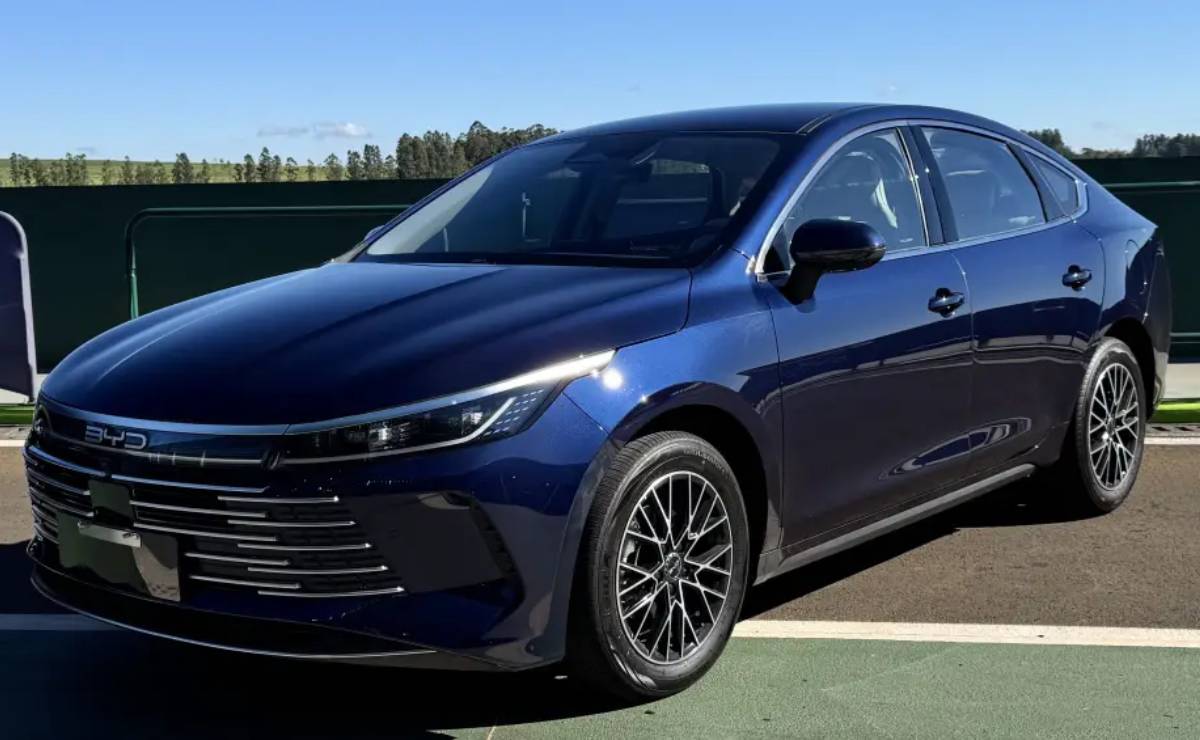Sedan BYD King 2026 frente