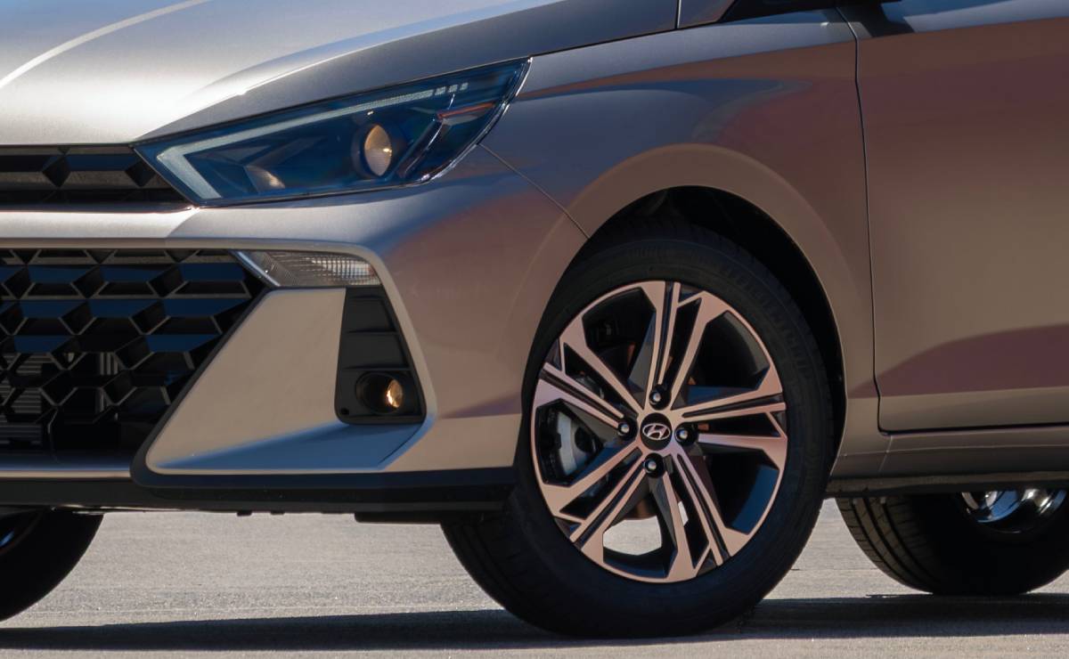 Sedan Hyundai HB20S teaser