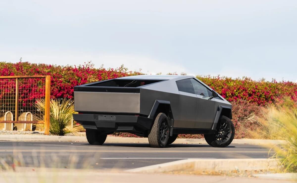 Tesla Cybertruck actual