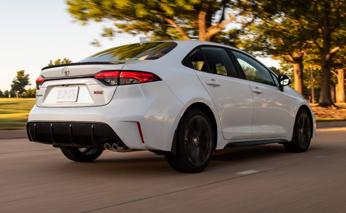 Toyota Corolla 2026 accion trasera