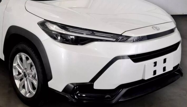 Toyota Corolla Cross Frontlander teaser