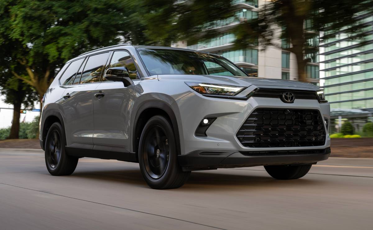 Toyota Grand Highlander accion
