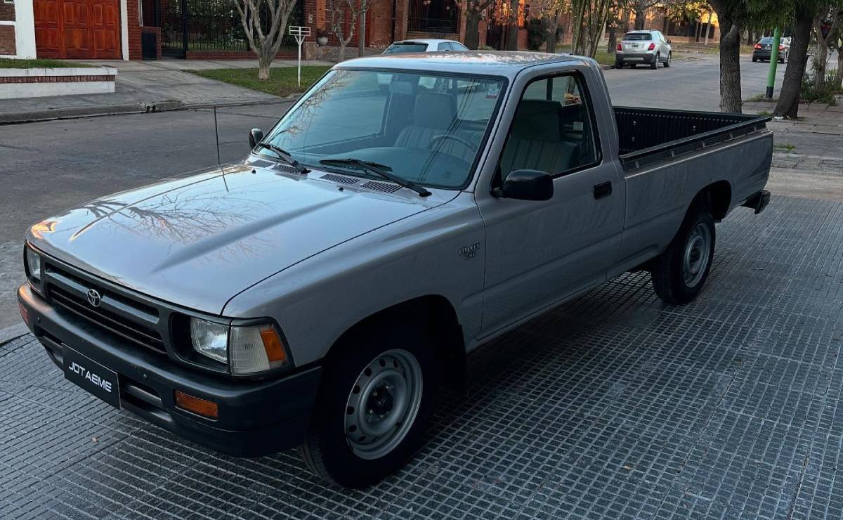 Toyota Hilux 2000 frente 1