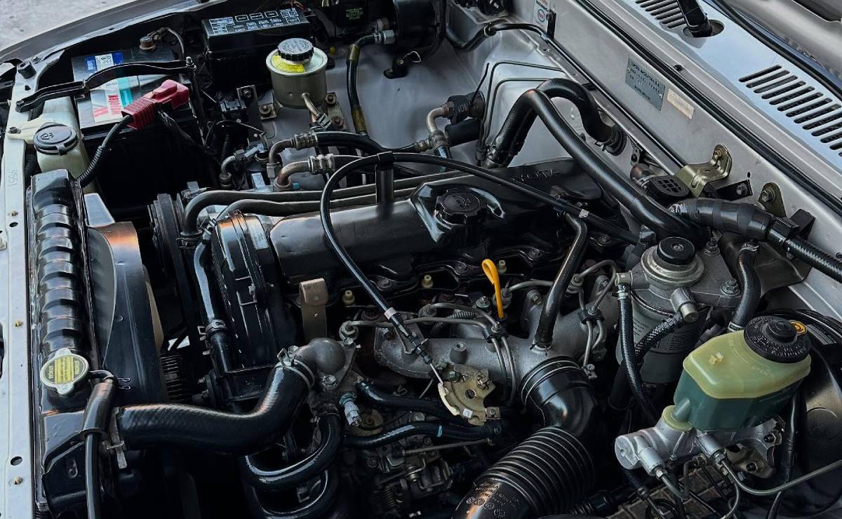 Toyota Hilux 2000 motor 1