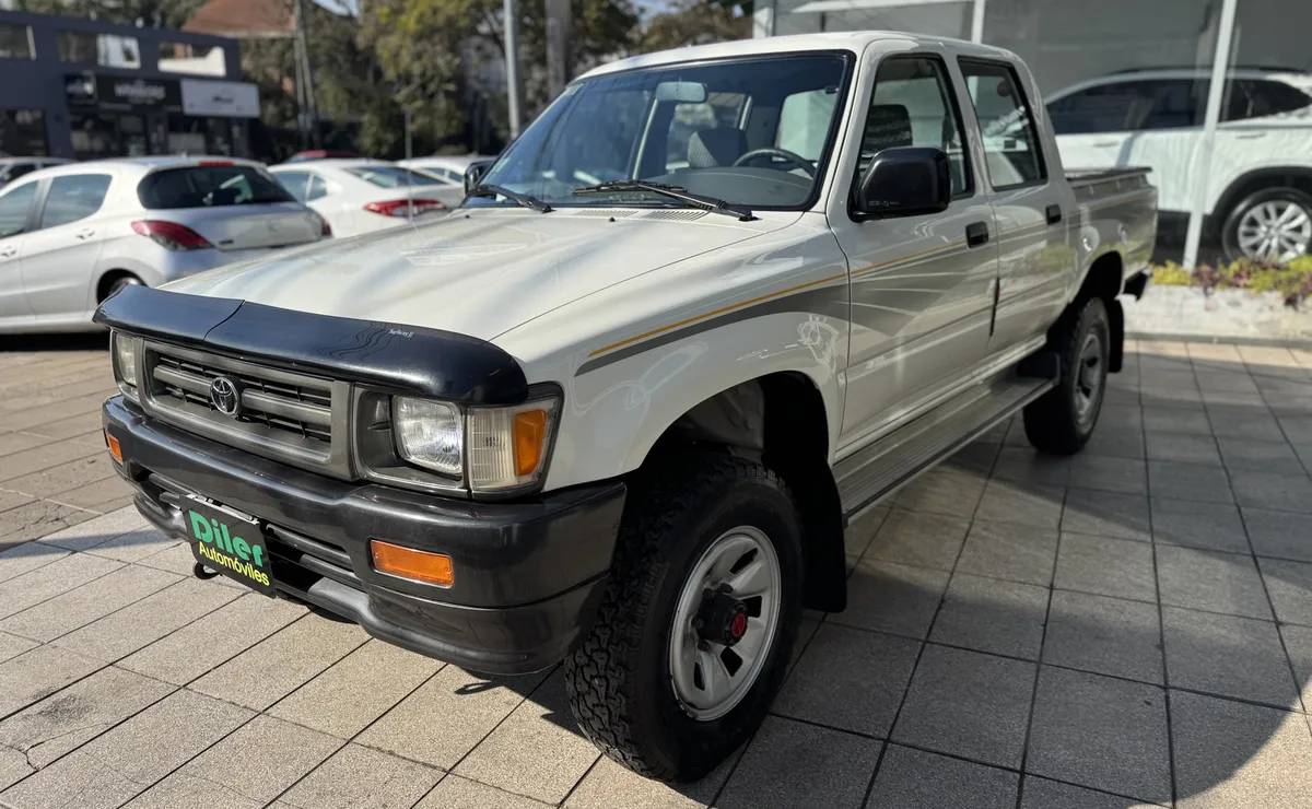 Toyota Hilux 2001 frente
