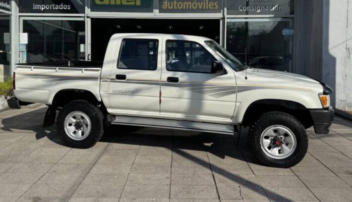 Toyota Hilux 2001 perfil