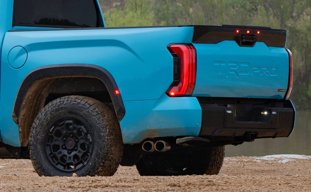 Toyota Tundra 2026 teaser cola
