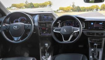 Toyota Yaris vs Volkswagen POlo 1
