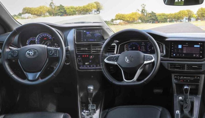 Toyota Yaris vs Volkswagen POlo 1