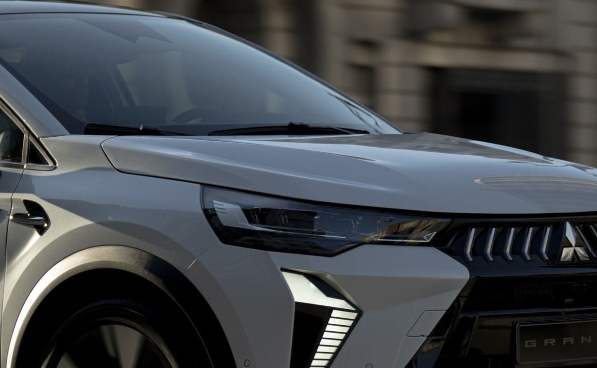 SUV Mitsubishi Grandis 