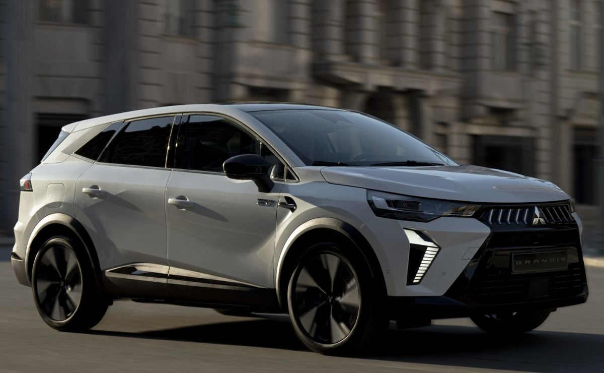 SUV Mitsubishi Grandis 