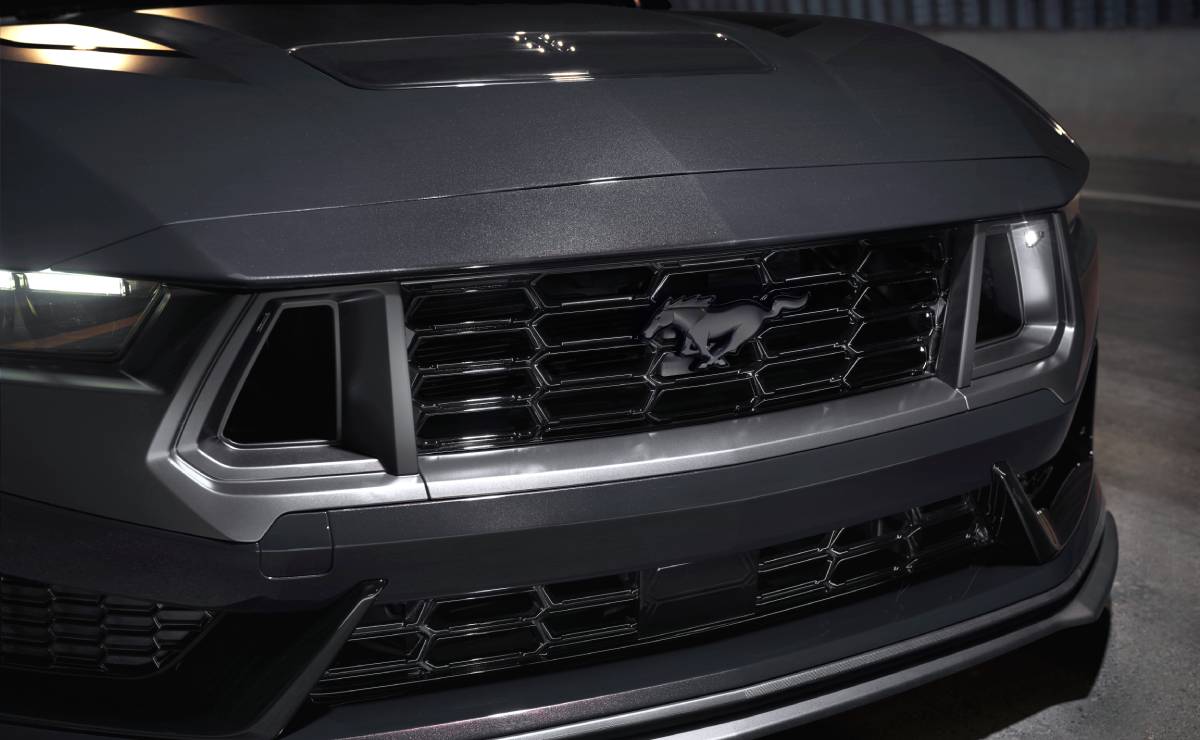 Ford Mustang Dark Horse teaser