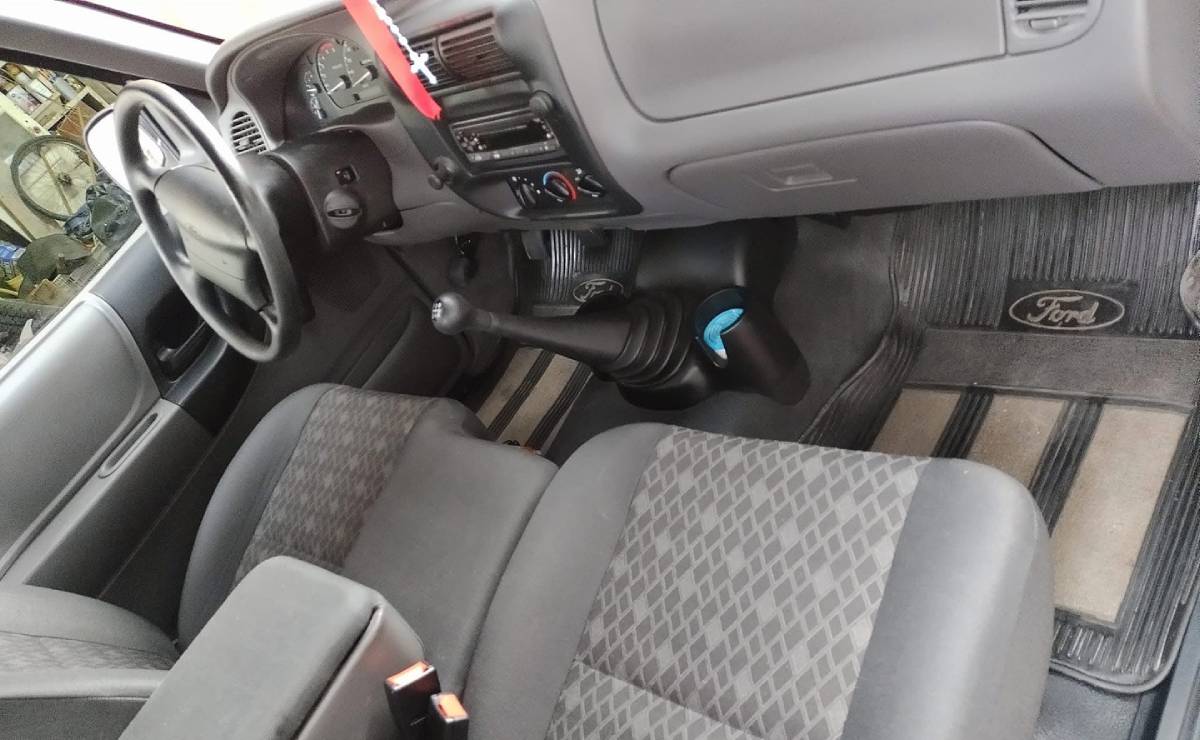 Ford Ranger 2004 interior
