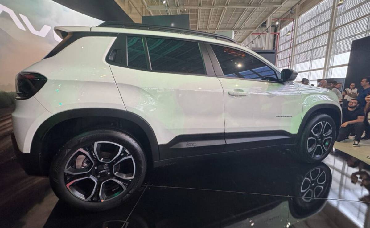 Jeep Avenger perfil 1