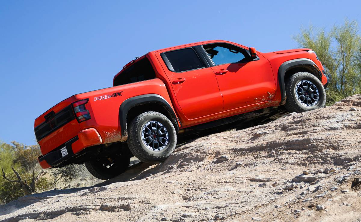 Nissan Frontier 2026 accion
