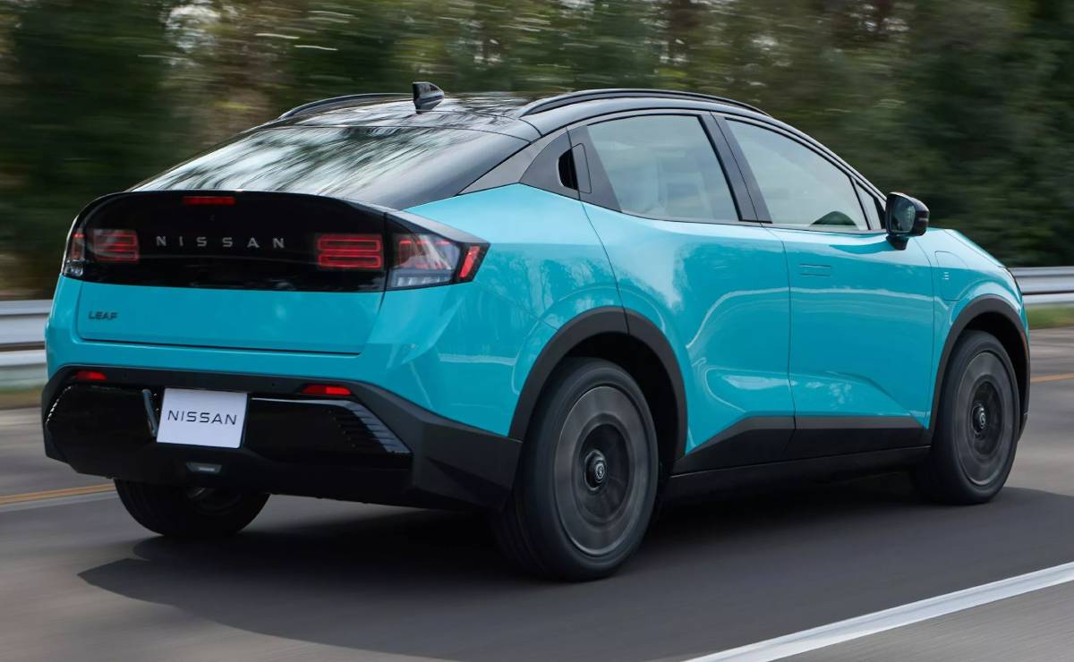 Nissan Leaf 2025 accion trasera