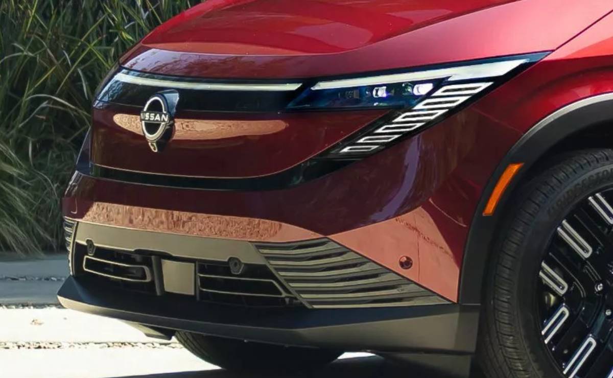 Nissan Leaf 2025 teaser