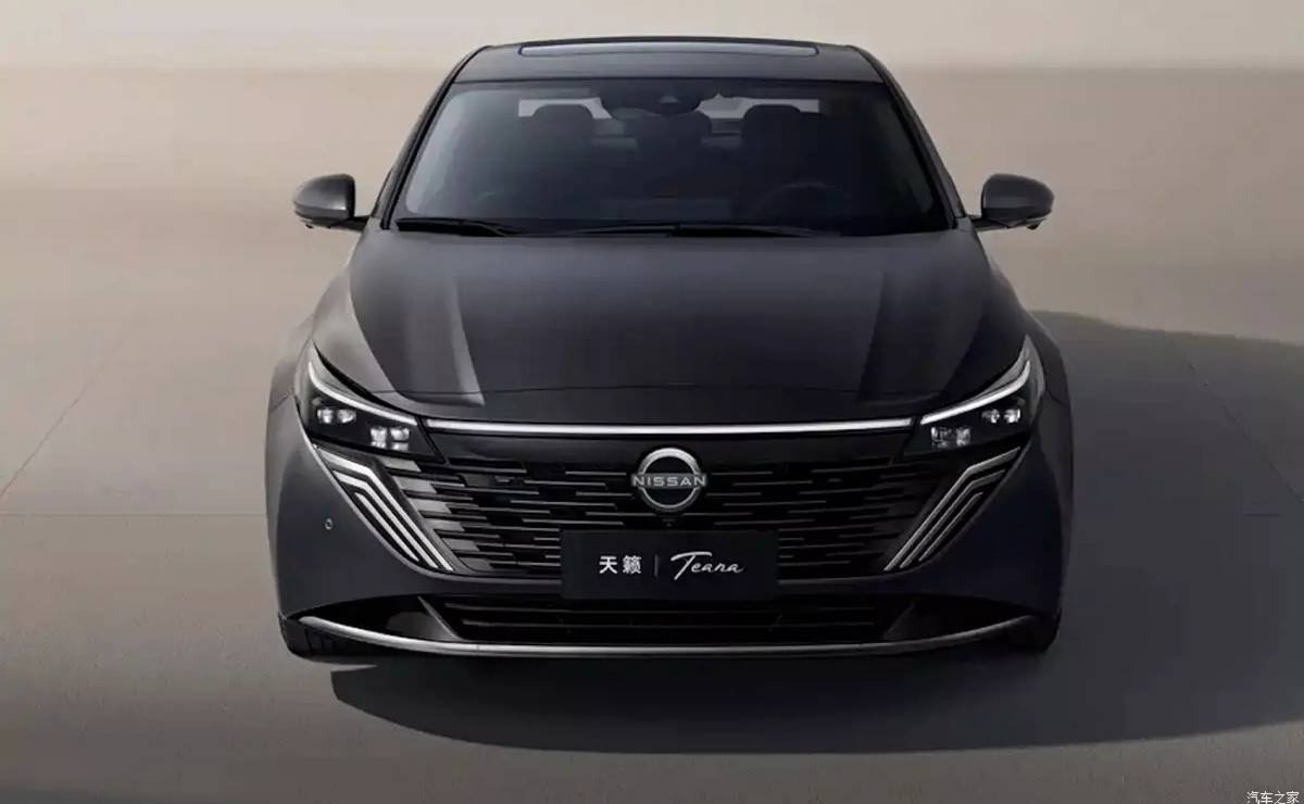 Nissan Teana Plus trompa