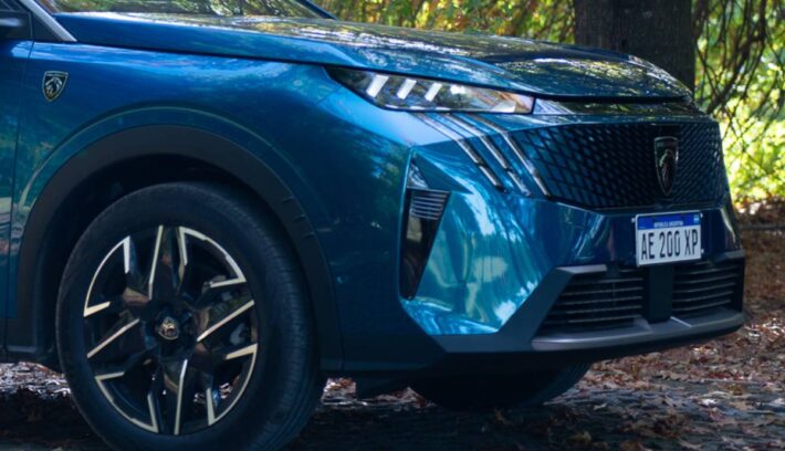 Llegó un nuevo SUV mediano y lo comparamos con algunos rivales: ¿supera a Ford Territory y Toyota Corolla Cross? 1 Peugeot 3008 rivales