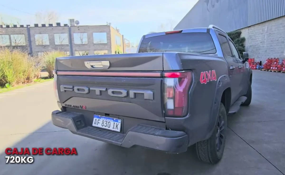 Pick up Foton Tunland trasera