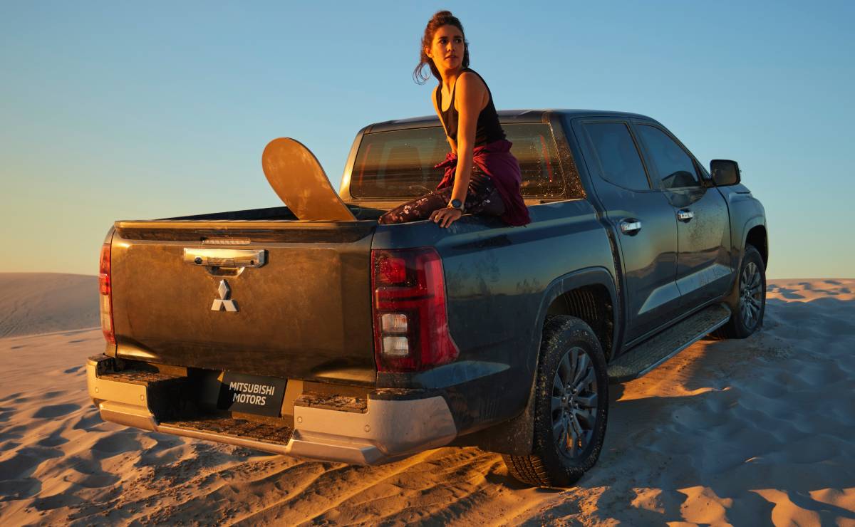 Pick up Mitsubishi L200 trasera 3