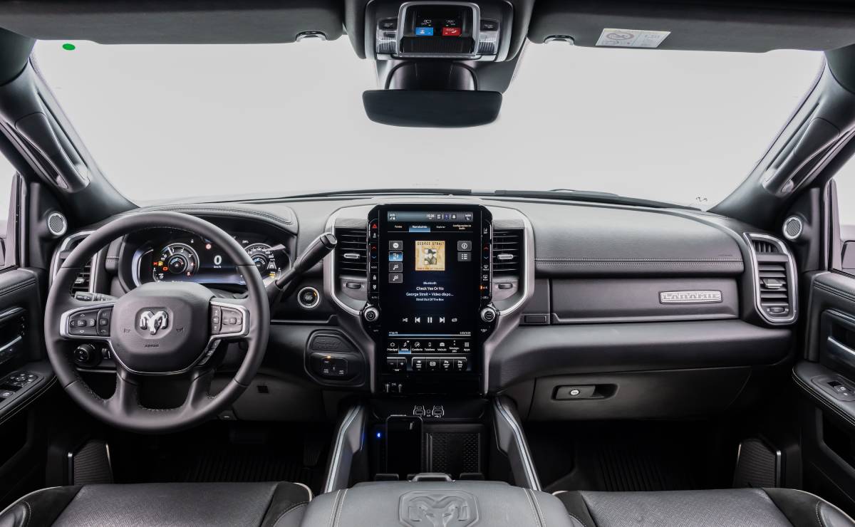 RAM 3500 2026 interior